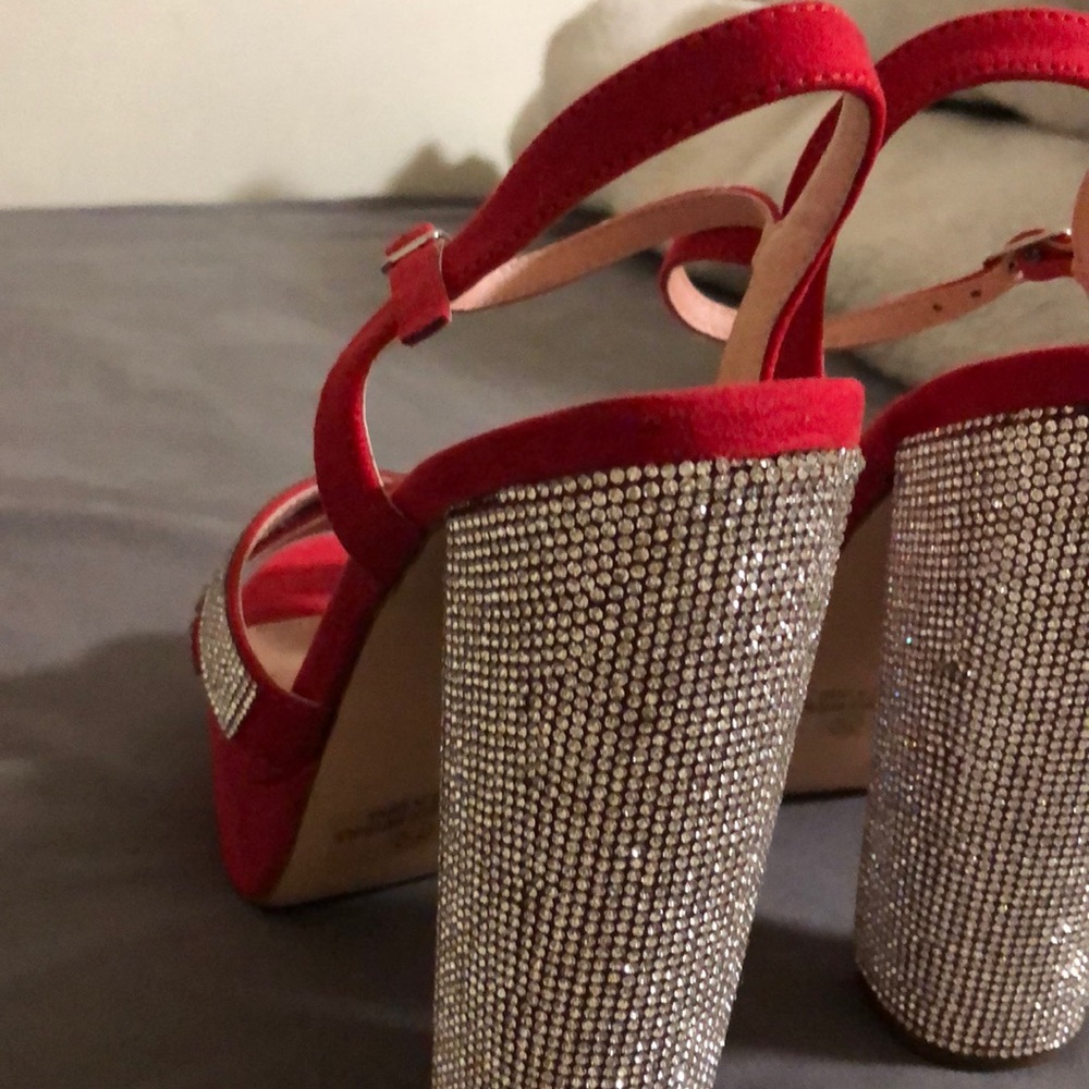 High-Heels - Picture 3 of 5